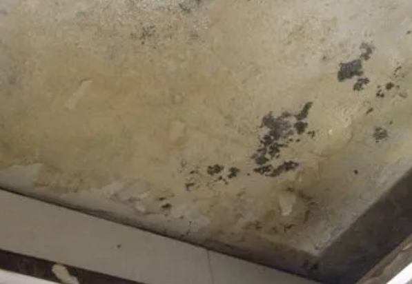 扬州阳台漏水维修公司分享下扬州卫生间渗水维修需要注意哪些问题。